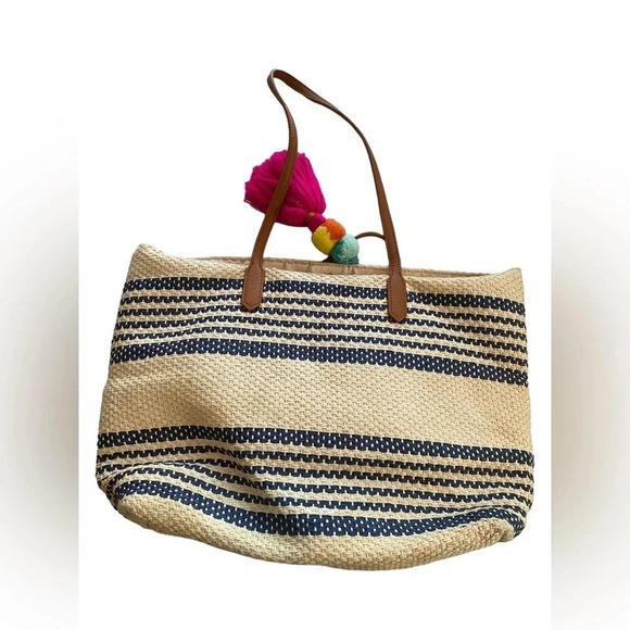 EUC Old Navy Basket Striped Tote Bag Colorful Tassel - Great for the Beach - Picture 3 of 7